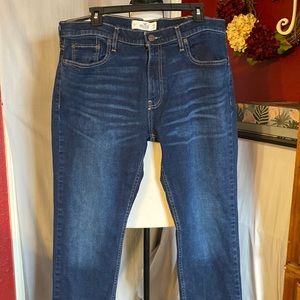 Hollister Slim Straight Jeans  waist 36  length 32. Barely worn. Looks new.